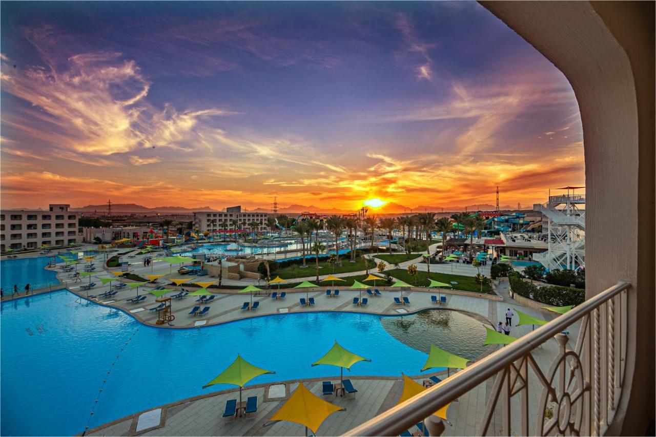 Titanic Aqua Park Resort - Families And Couples Only Hurghada Exterior photo