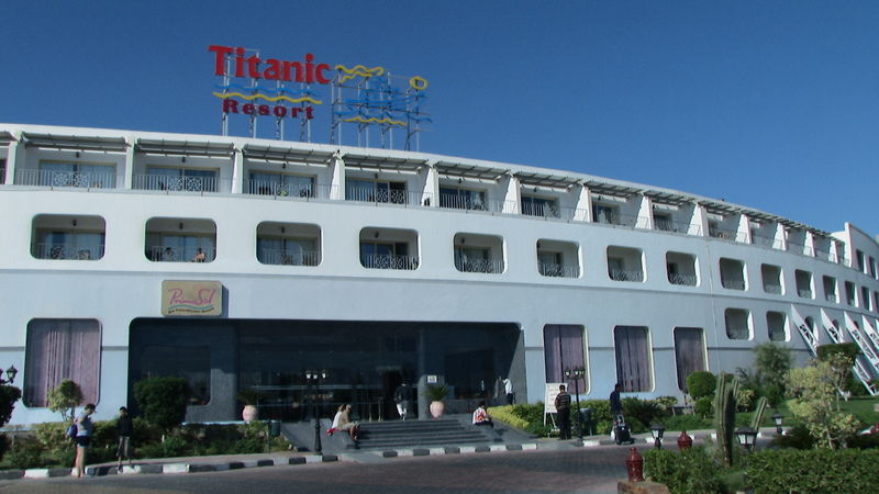 Titanic Aqua Park Resort - Families And Couples Only Hurghada Exterior photo